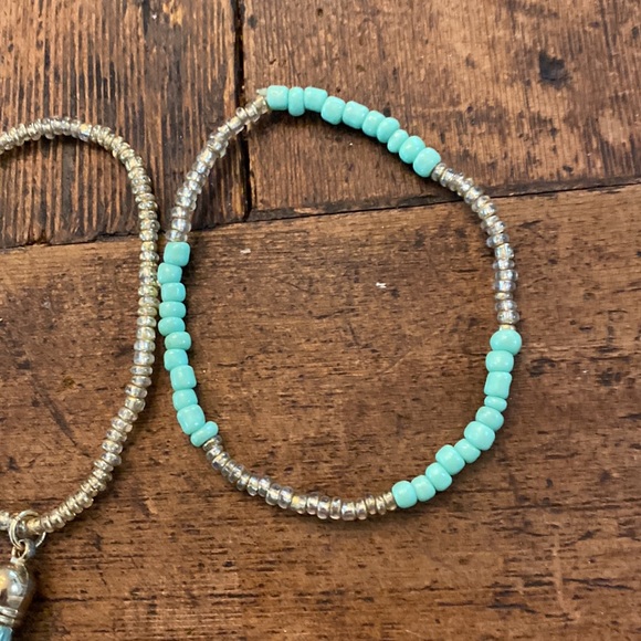 Pretty turquoise stretchy bracelet! - Picture 6 of 7